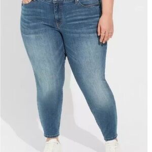NWT Torrid Perfect Skinny Mid Rise Ankle Jeans